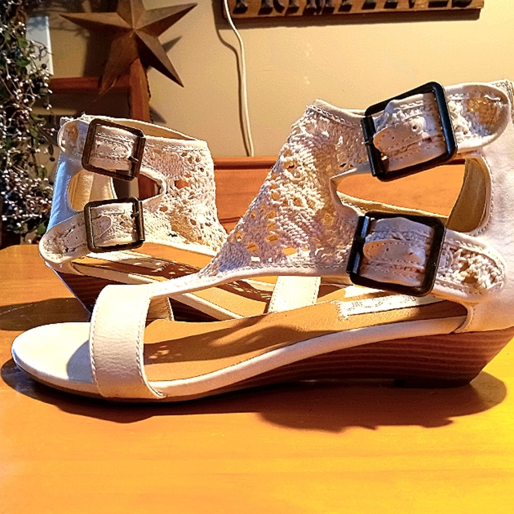 Super cute sandals